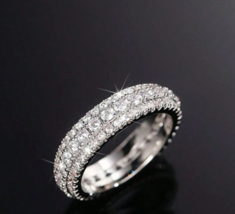 Luxurious Unisex Crystal Ring