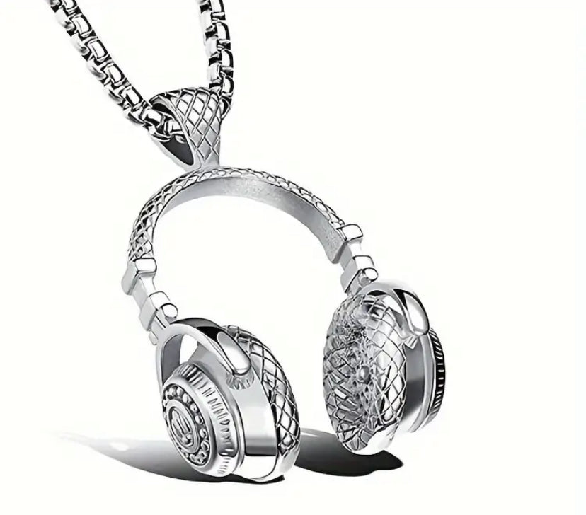 Music Lover Headphones Necklace