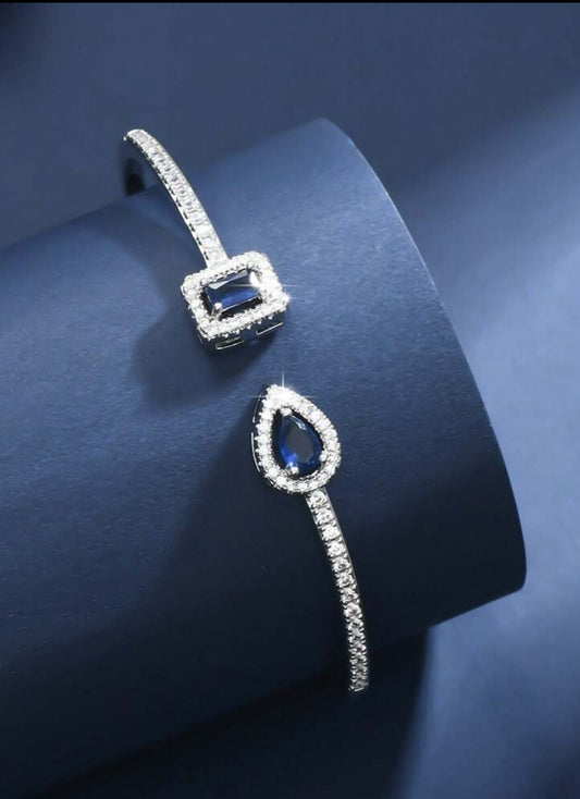 Love Point Crystal Bracelet